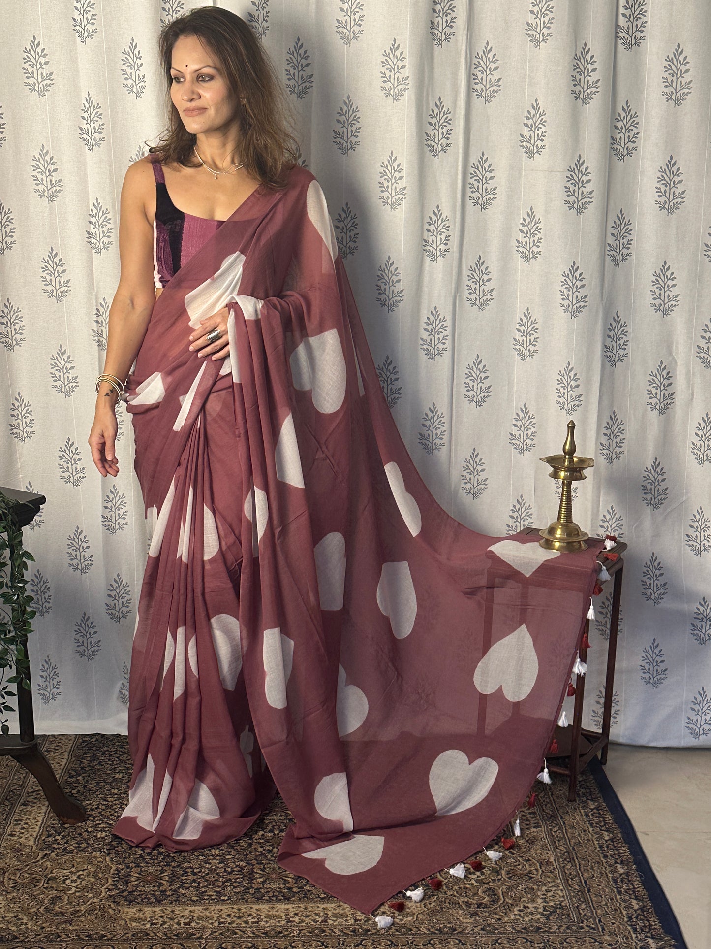 Pale Wine Pure Mul Mul Cotton Sari with White Hearts Pattern