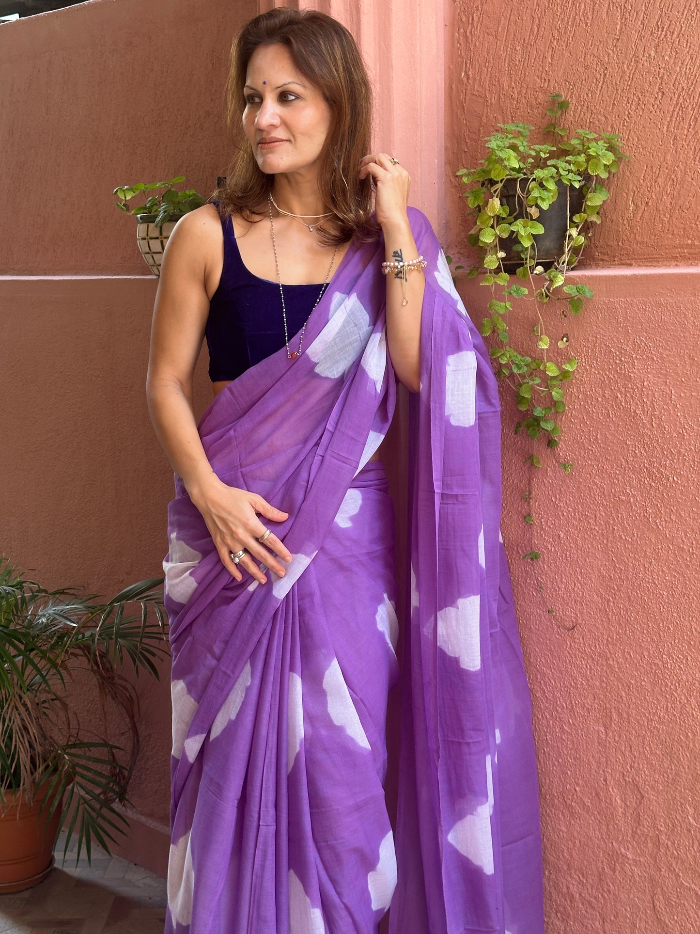 Purple Pure Mul Mul Cotton Sari with Leaf Pattern