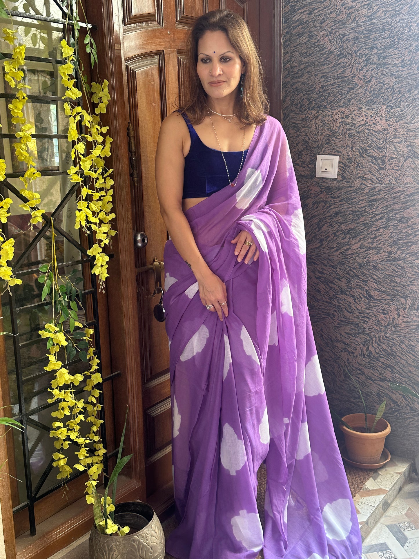 Purple Pure Mul Mul Cotton Sari with Leaf Pattern