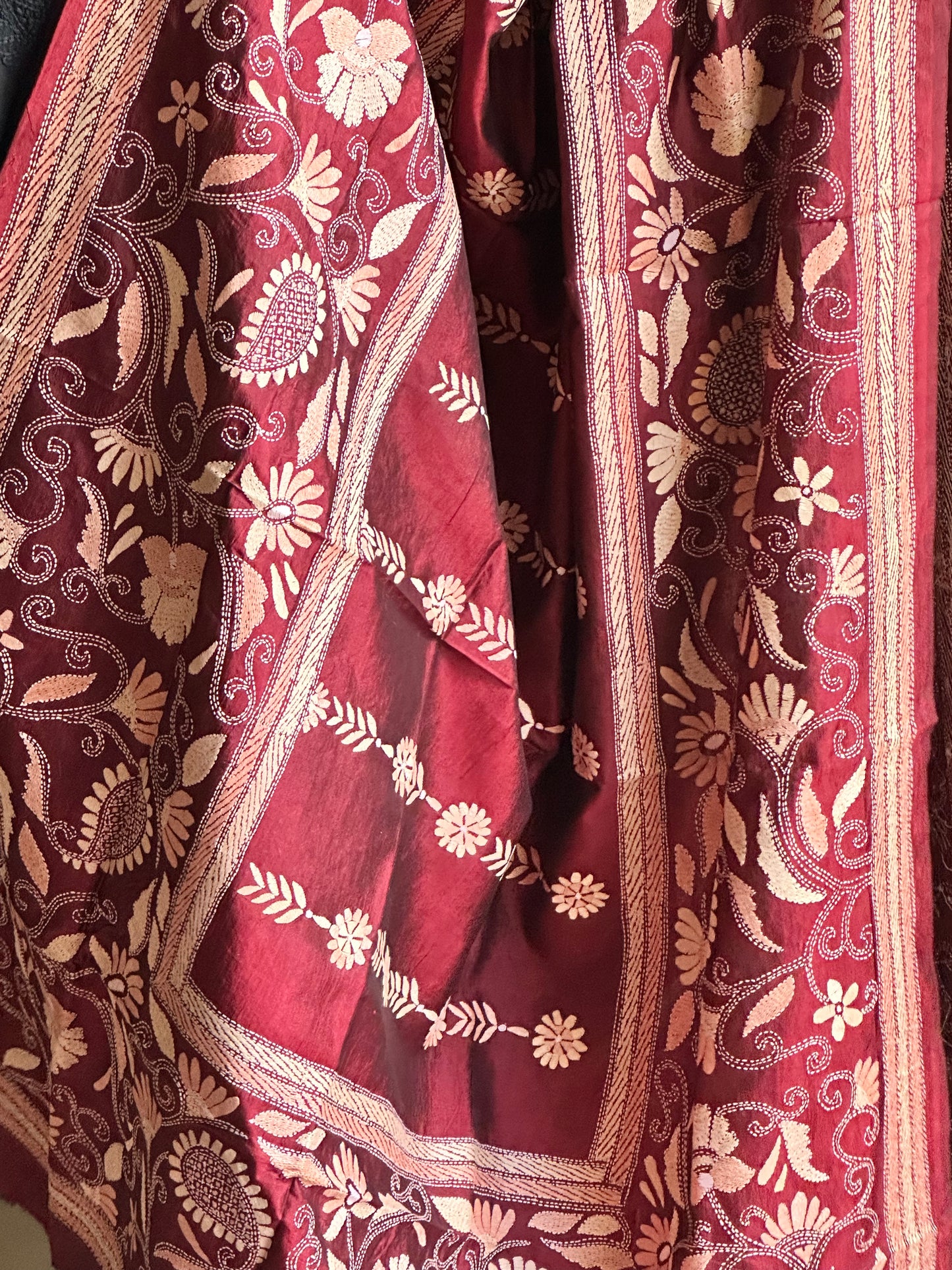 Pure Bangalore Silk Dupatta with Intricate Kaatha Handwork - Raahini