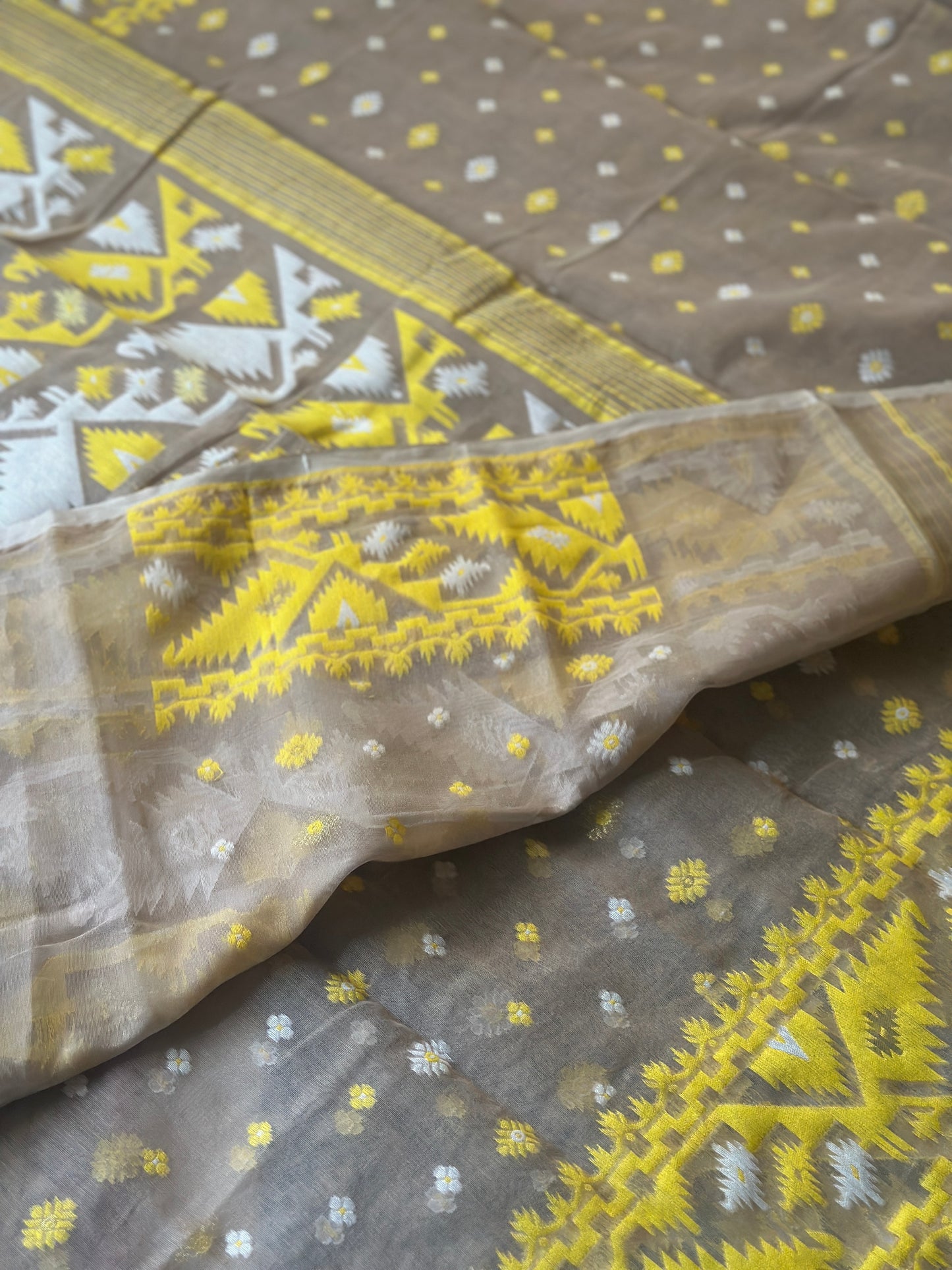 Nude & Yellow Jacquard Weaving Cotton Silk Jamdani Sari with Zari Work