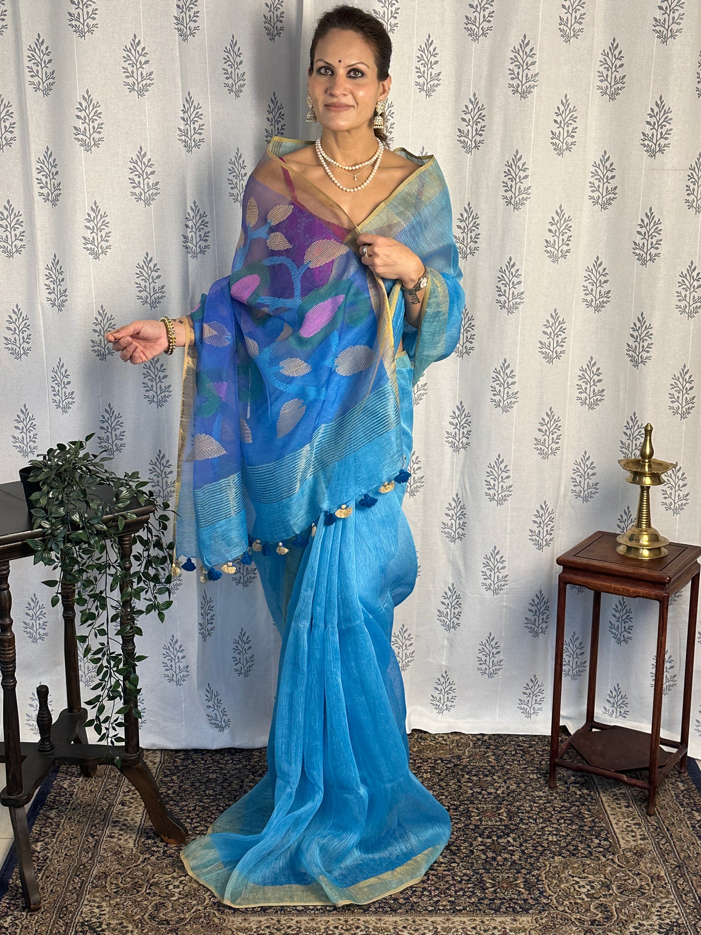 Blue Pure Linen Silk Sari with Muslin Pallu with Intricate Jamdani Work