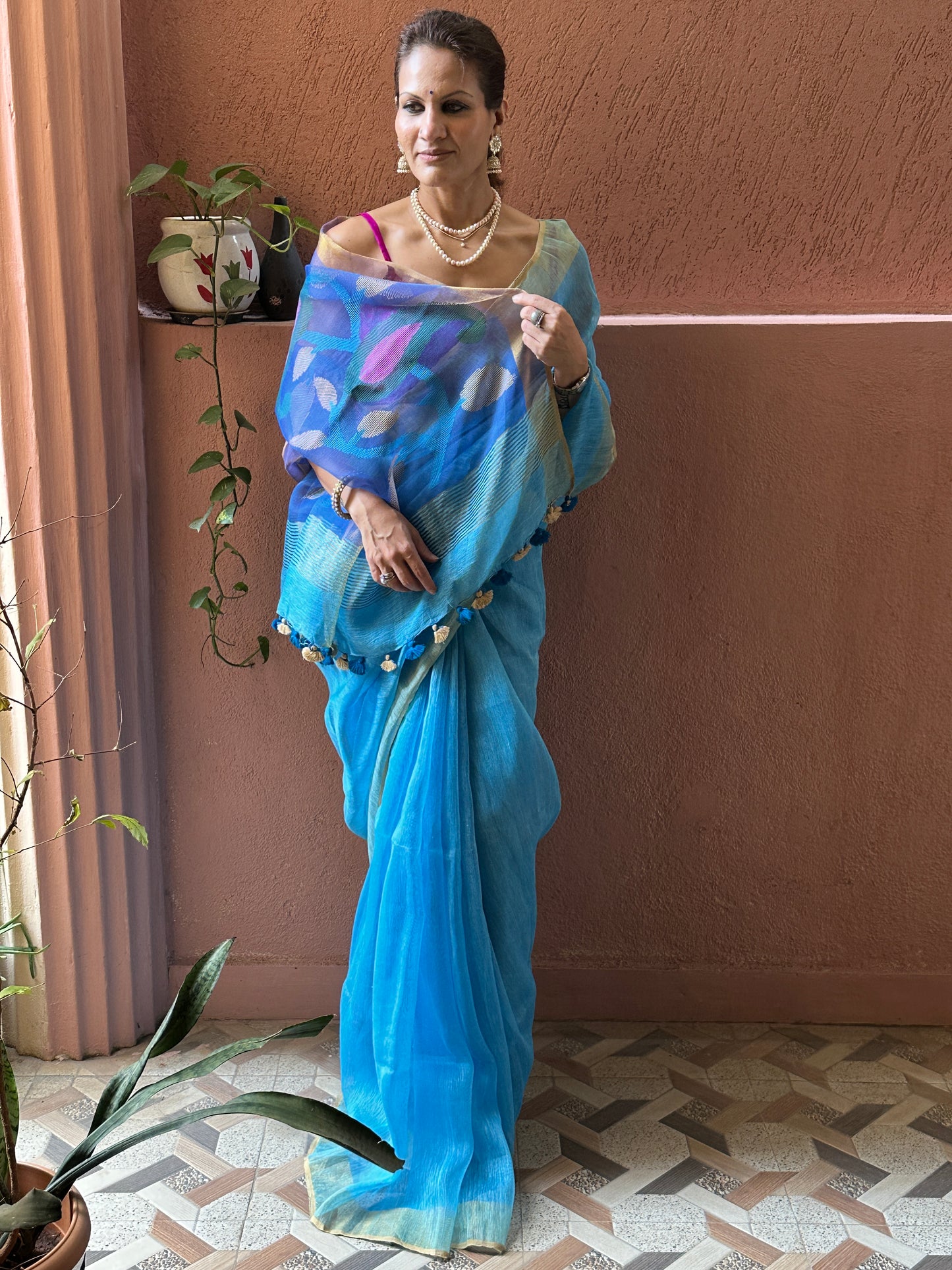 Blue Pure Linen Silk Sari with Muslin Pallu with Intricate Jamdani Work