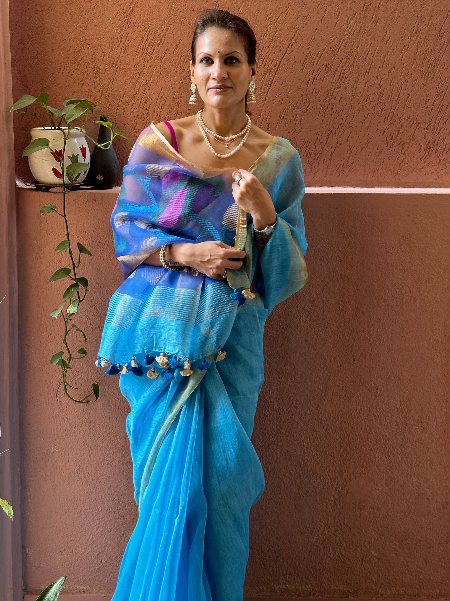 Blue Pure Linen Silk Sari with Muslin Pallu with Intricate Jamdani Work