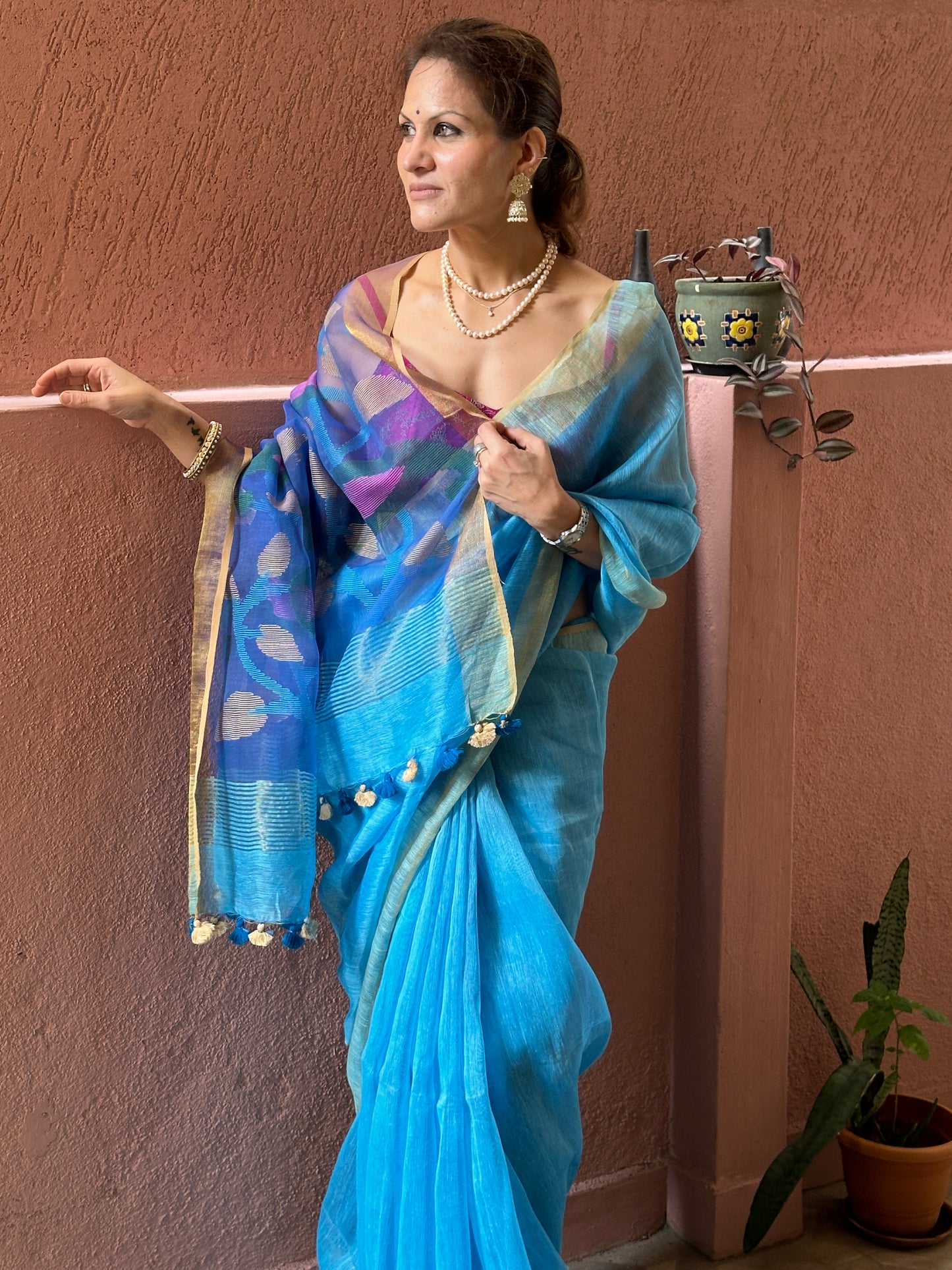 Blue Pure Linen Silk Sari with Muslin Pallu with Intricate Jamdani Work