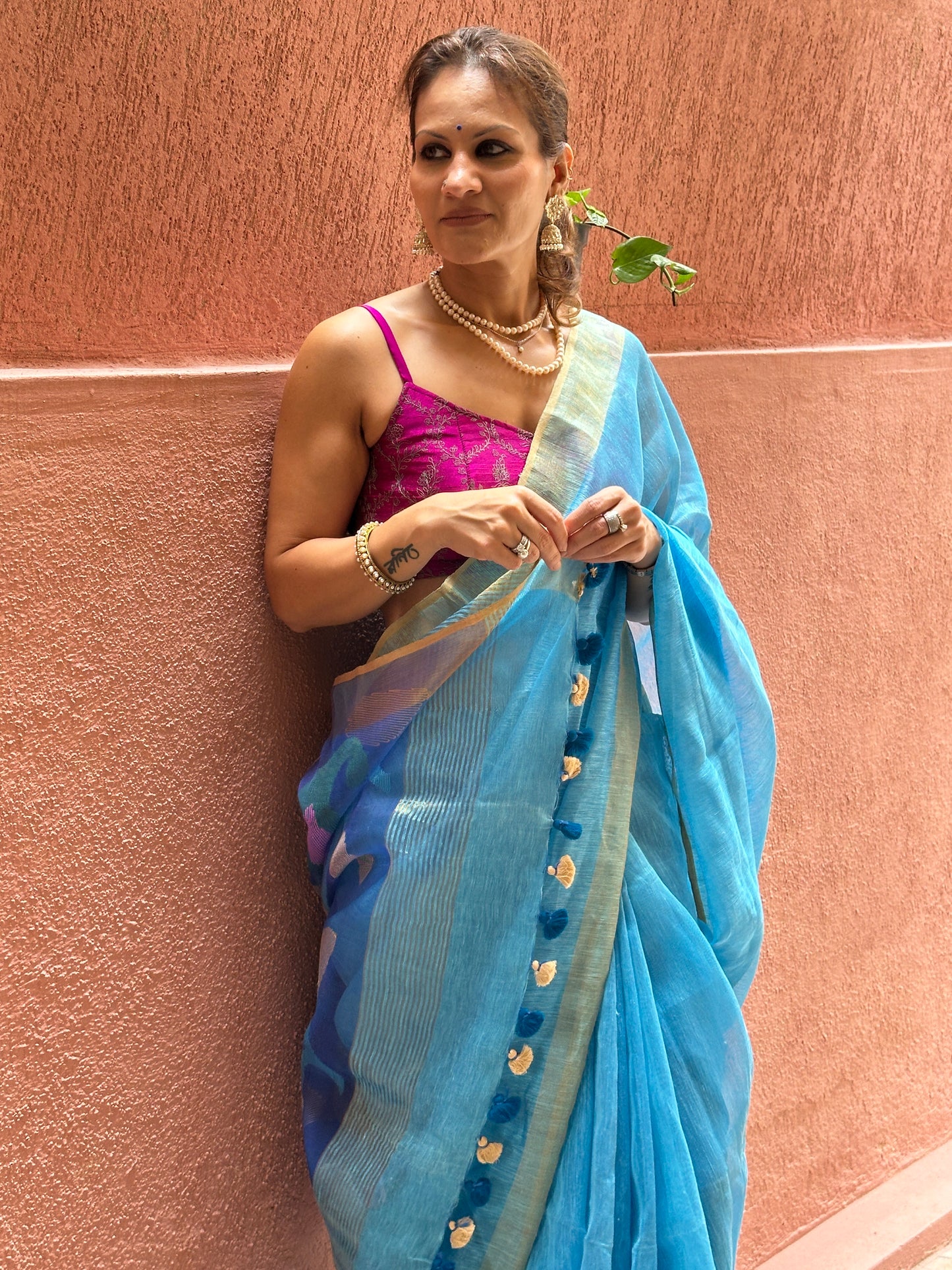 Blue Pure Linen Silk Sari with Muslin Pallu with Intricate Jamdani Work