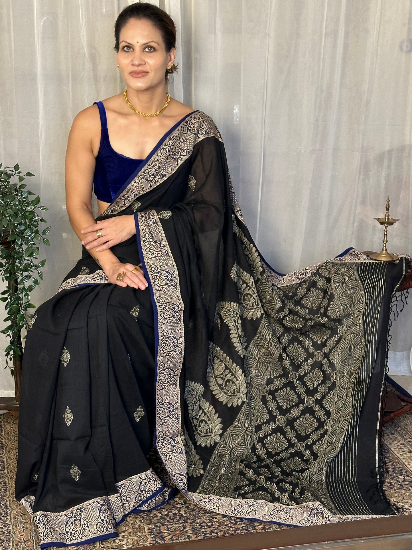 Black Handloom Pure Cotton Jacquard Woven Jamdani Sari with Contrast Blue Border