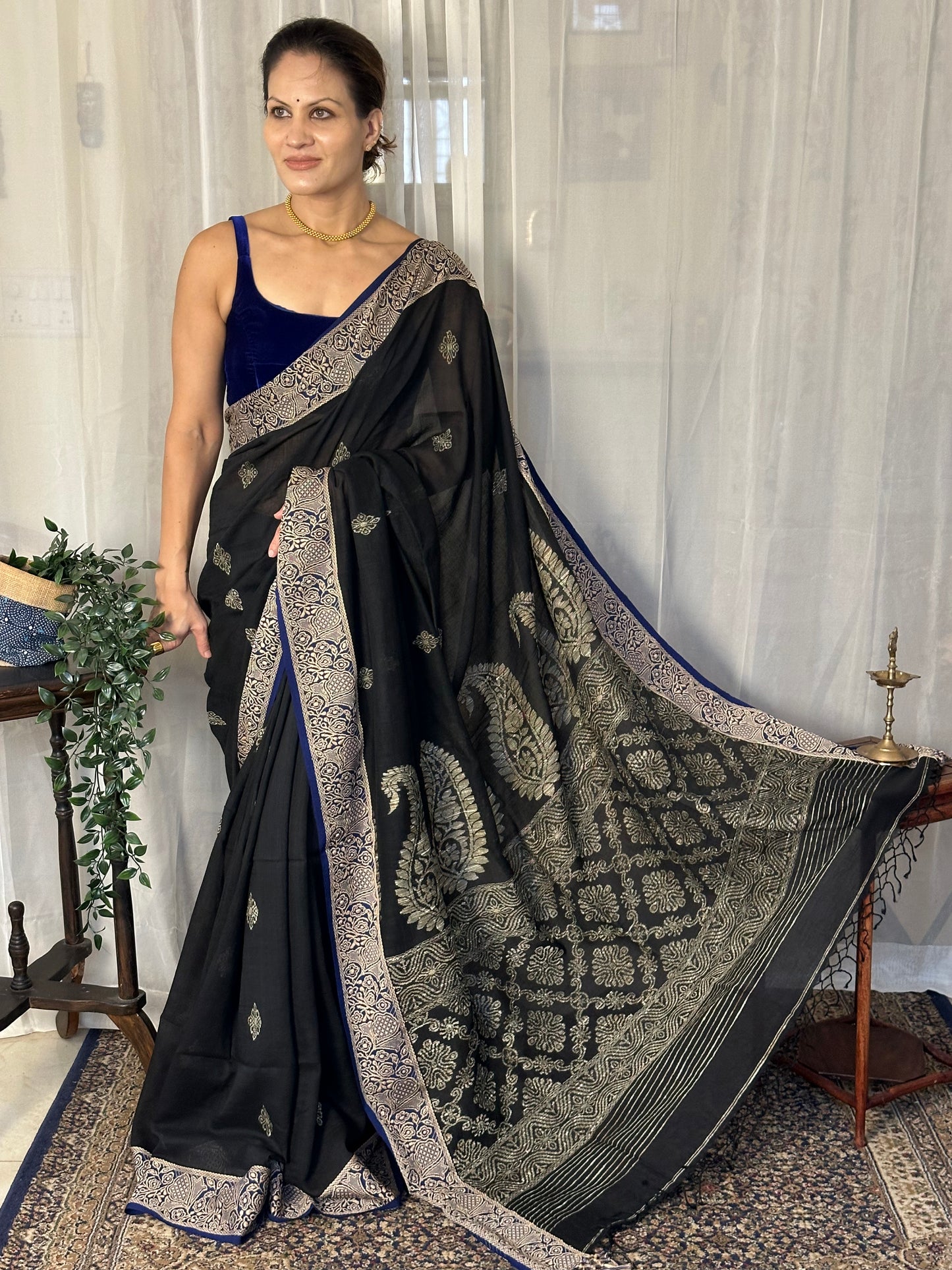 Black Handloom Pure Cotton Jacquard Woven Jamdani Sari with Contrast Blue Border