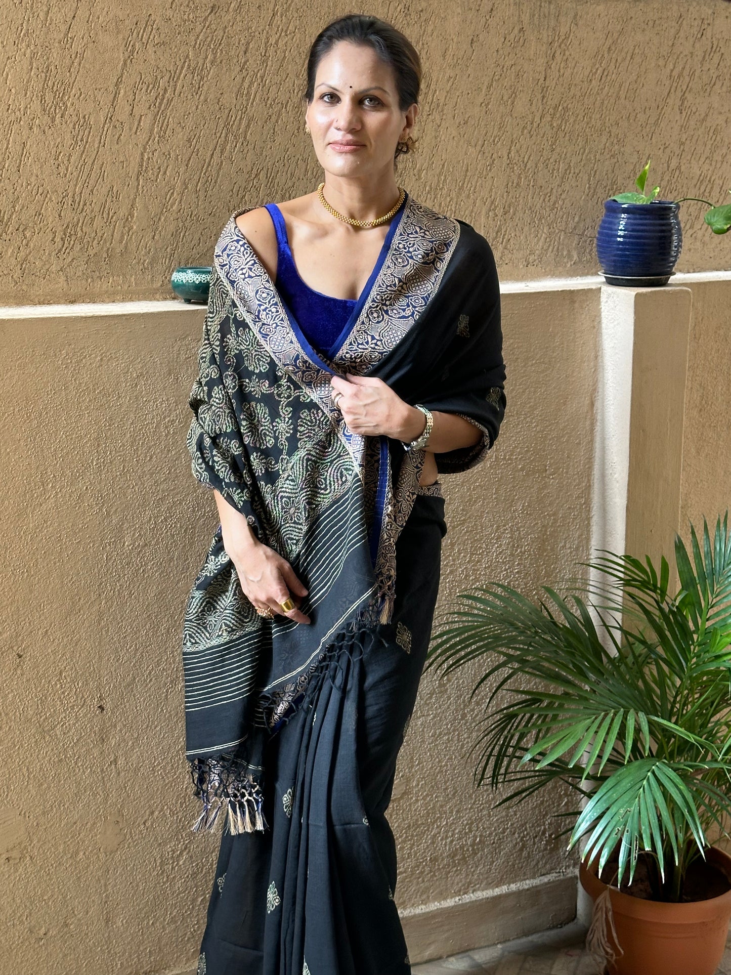 Black Handloom Pure Cotton Jacquard Woven Jamdani Sari with Contrast Blue Border