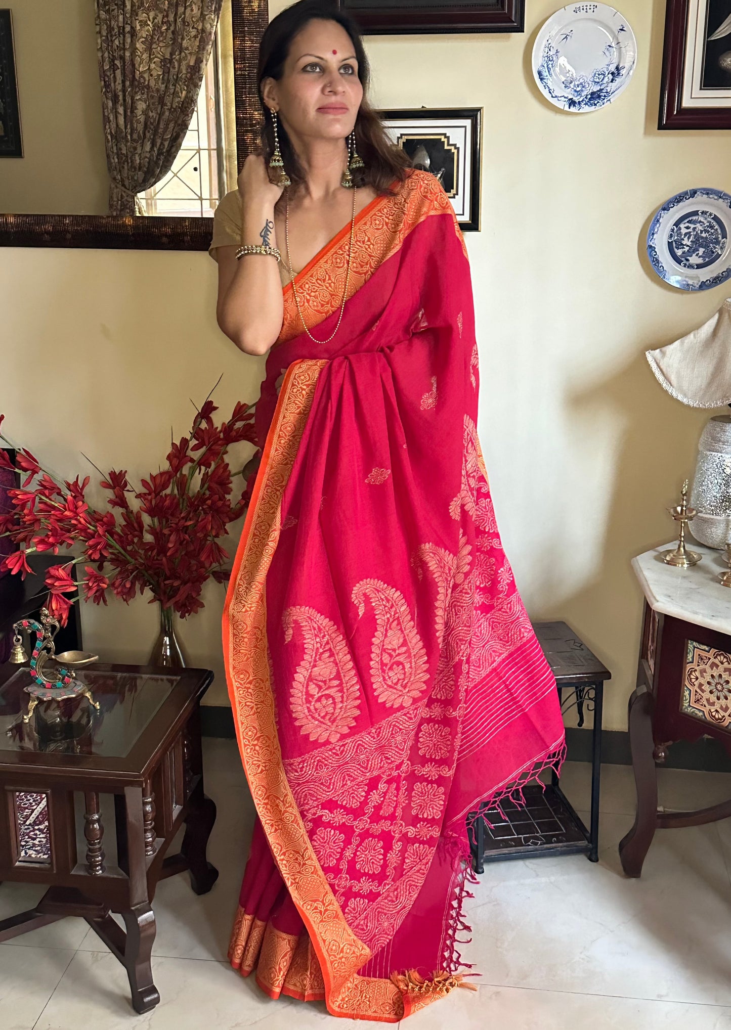 Jacquard Border Woven Jamdani with Weaving on Border & Pallu - Raahini