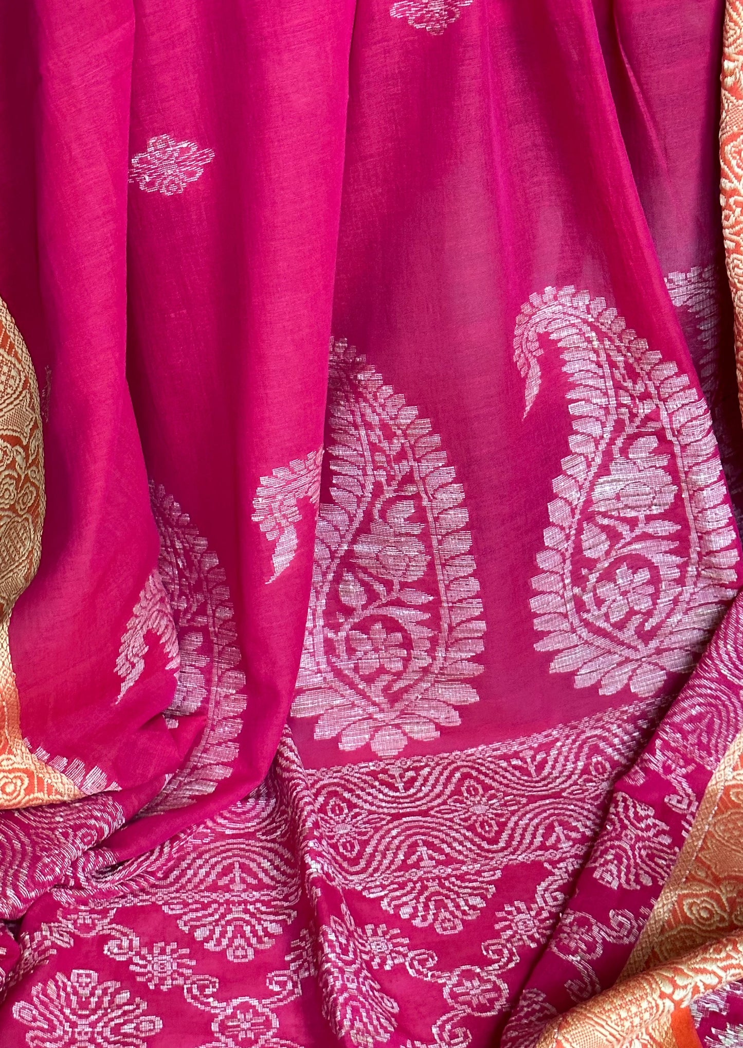 Jacquard Border Woven Jamdani with Weaving on Border & Pallu - Raahini