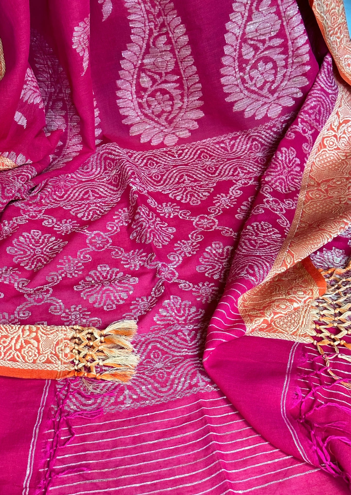 Jacquard Border Woven Jamdani with Weaving on Border & Pallu - Raahini