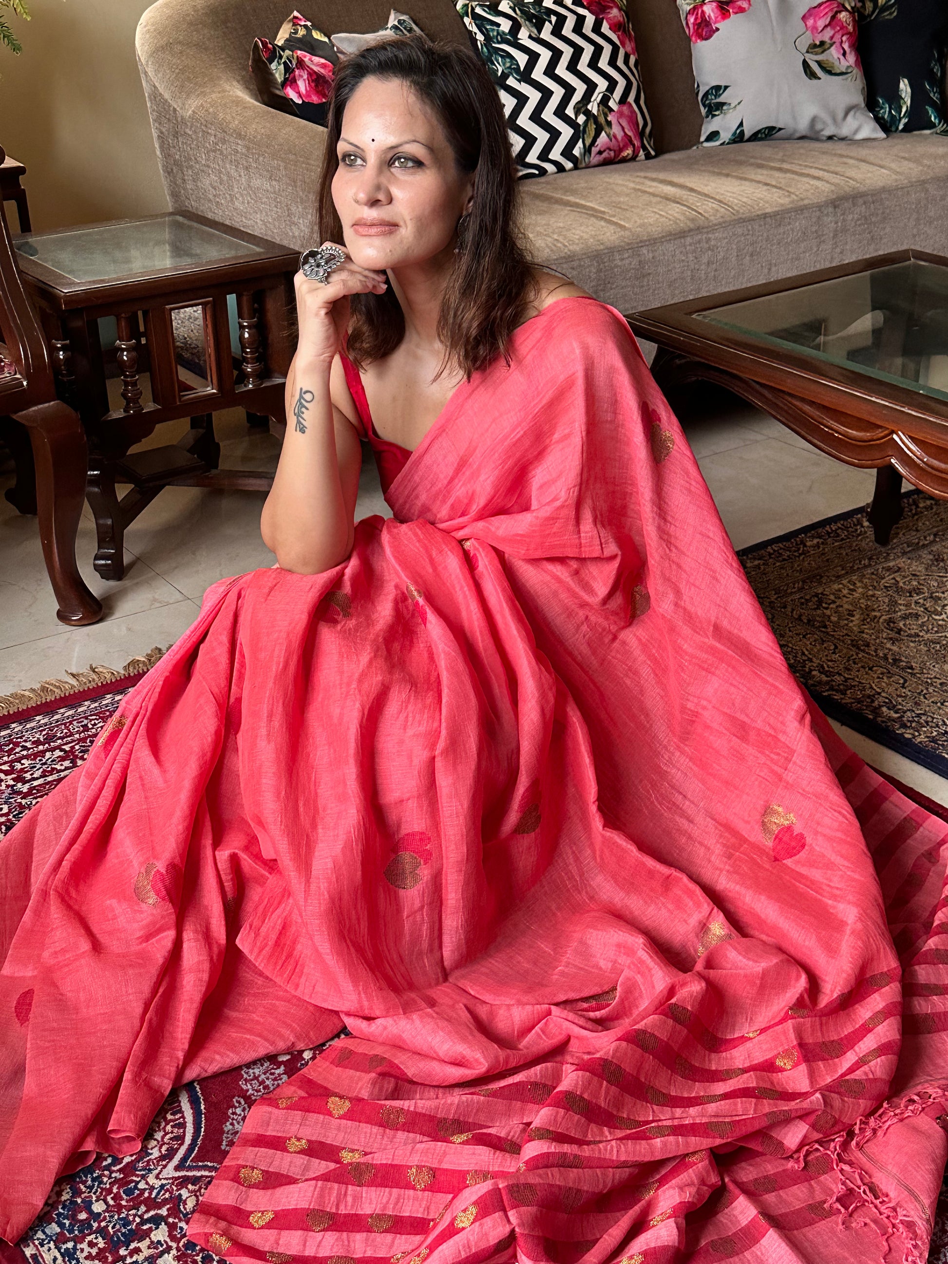 Pure Linen Cotton Jamdani with Intricate Hearts with Zari & Thread - Raahini