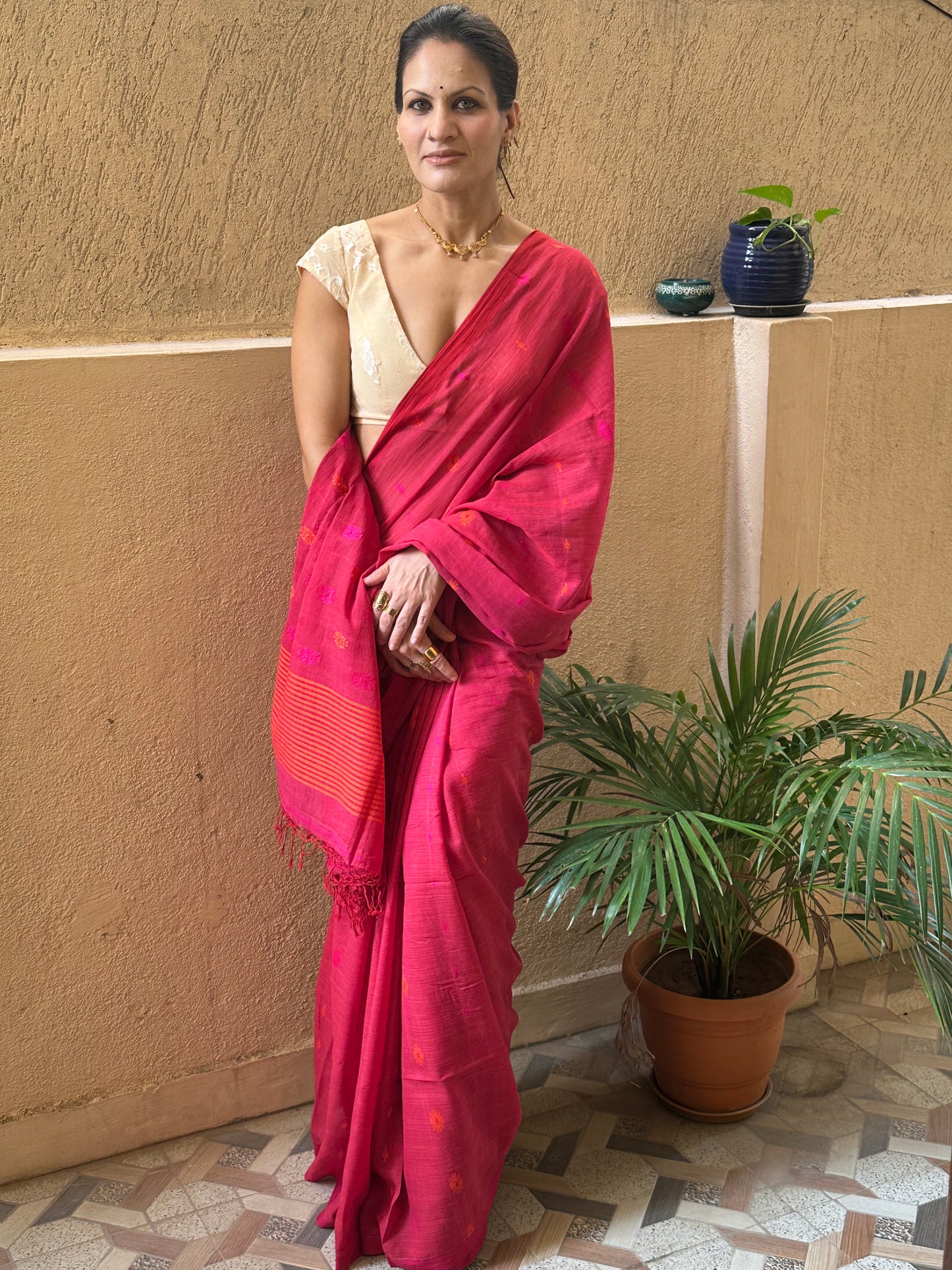 Pink Handloom Pure Soft Cotton Jamdani Sari with Woven Flowers