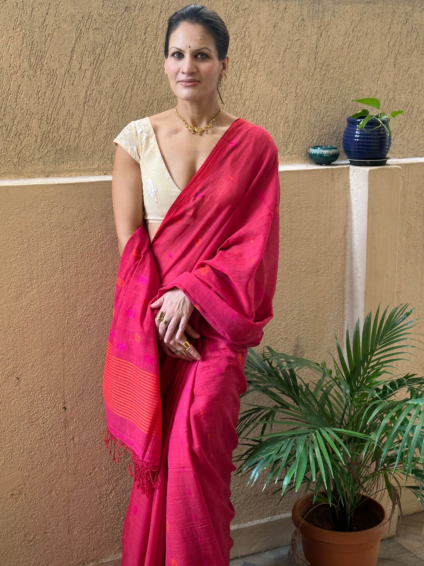 Pink Handloom Pure Soft Cotton Jamdani Sari with Woven Flowers