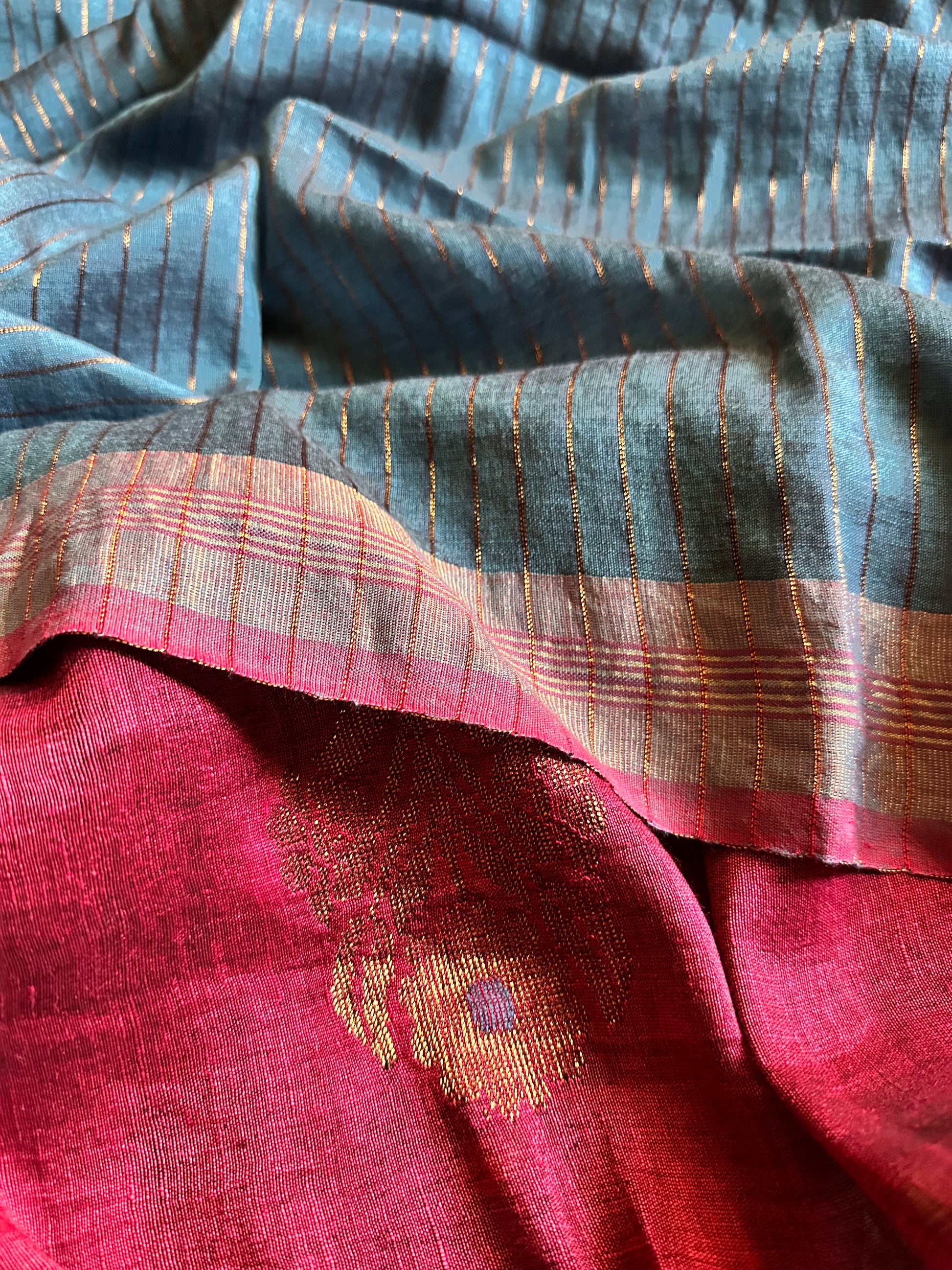 Pure Linen Cotton Jamdani with Zari Work - Raahini