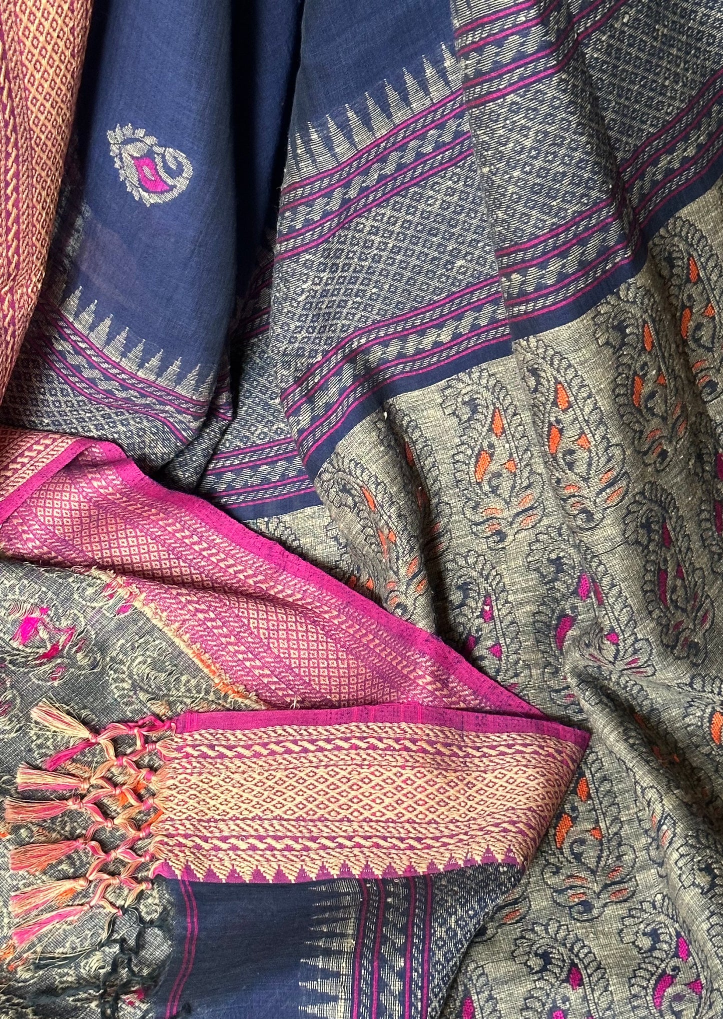 Jacquard Border Woven Jamdani with Weaving on Border & Pallu - Raahini