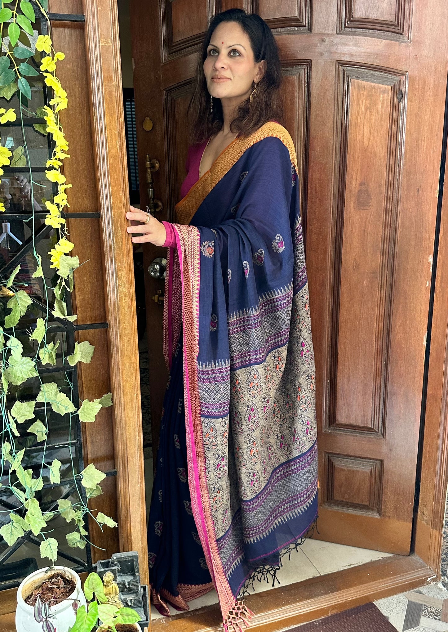 Jacquard Border Woven Jamdani with Weaving on Border & Pallu - Raahini