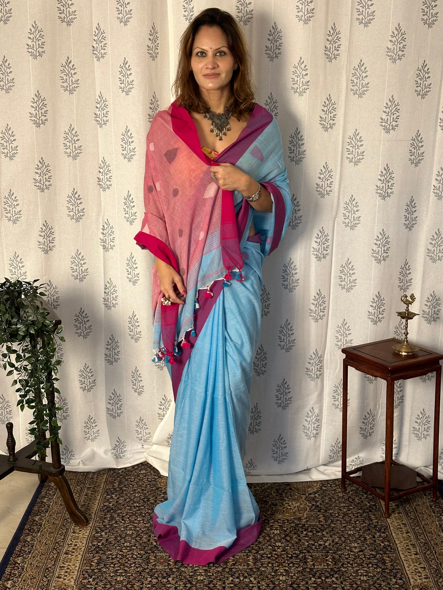 Blue Handloom Pure Cotton Jamdani Sari with Woven Delicate Motifs & Contrast Pink Border & Pallu