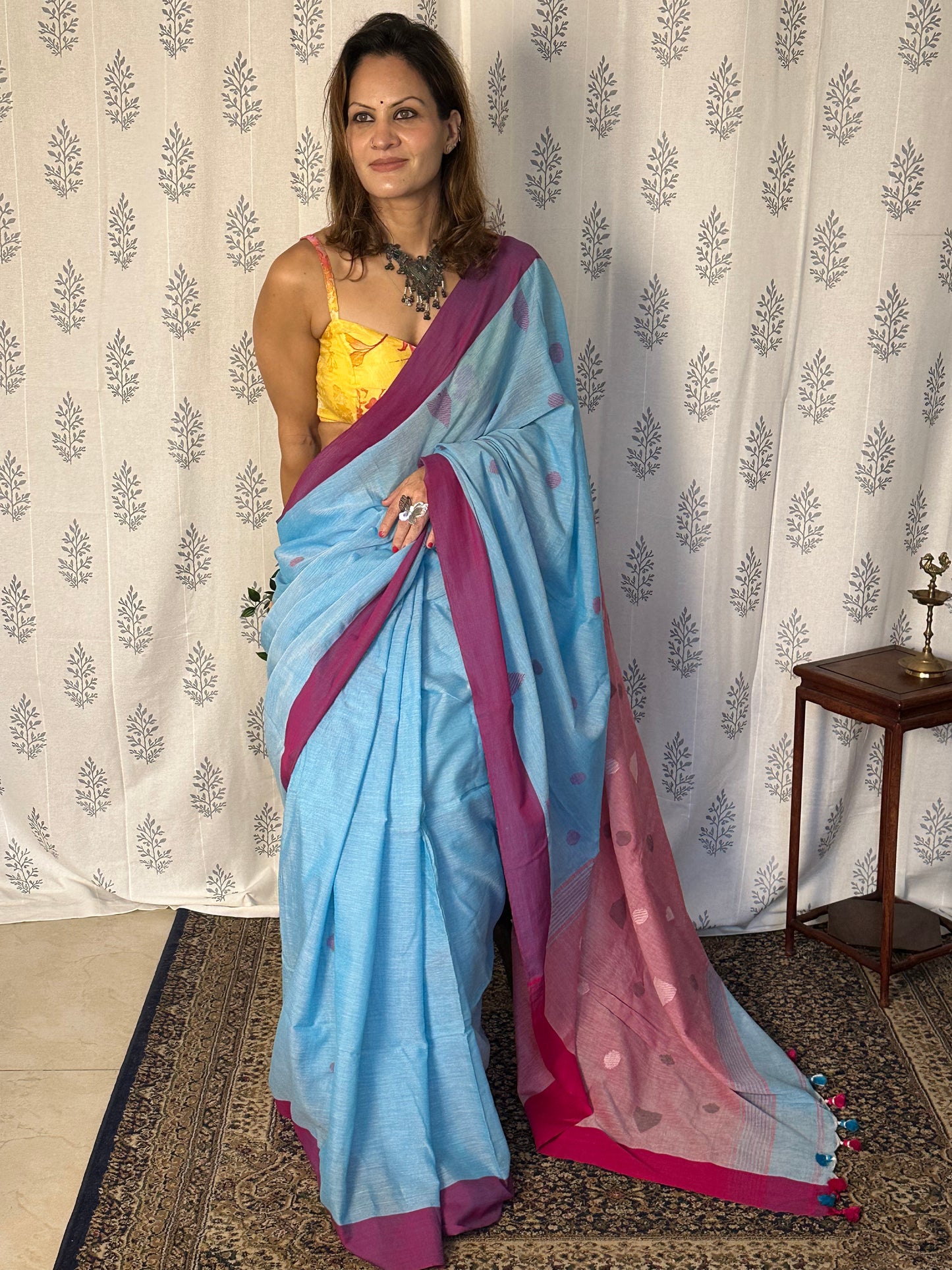 Blue Handloom Pure Cotton Jamdani Sari with Woven Delicate Motifs & Contrast Pink Border & Pallu