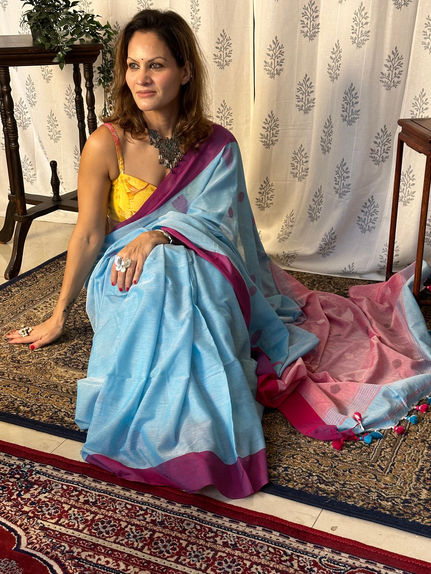 Blue Handloom Pure Cotton Jamdani Sari with Woven Delicate Motifs & Contrast Pink Border & Pallu