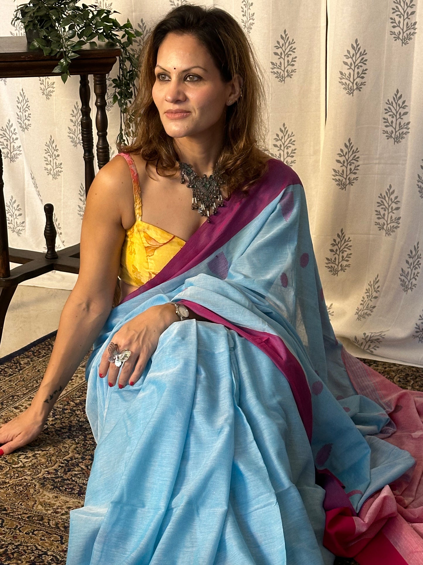 Blue Handloom Pure Cotton Jamdani Sari with Woven Delicate Motifs & Contrast Pink Border & Pallu