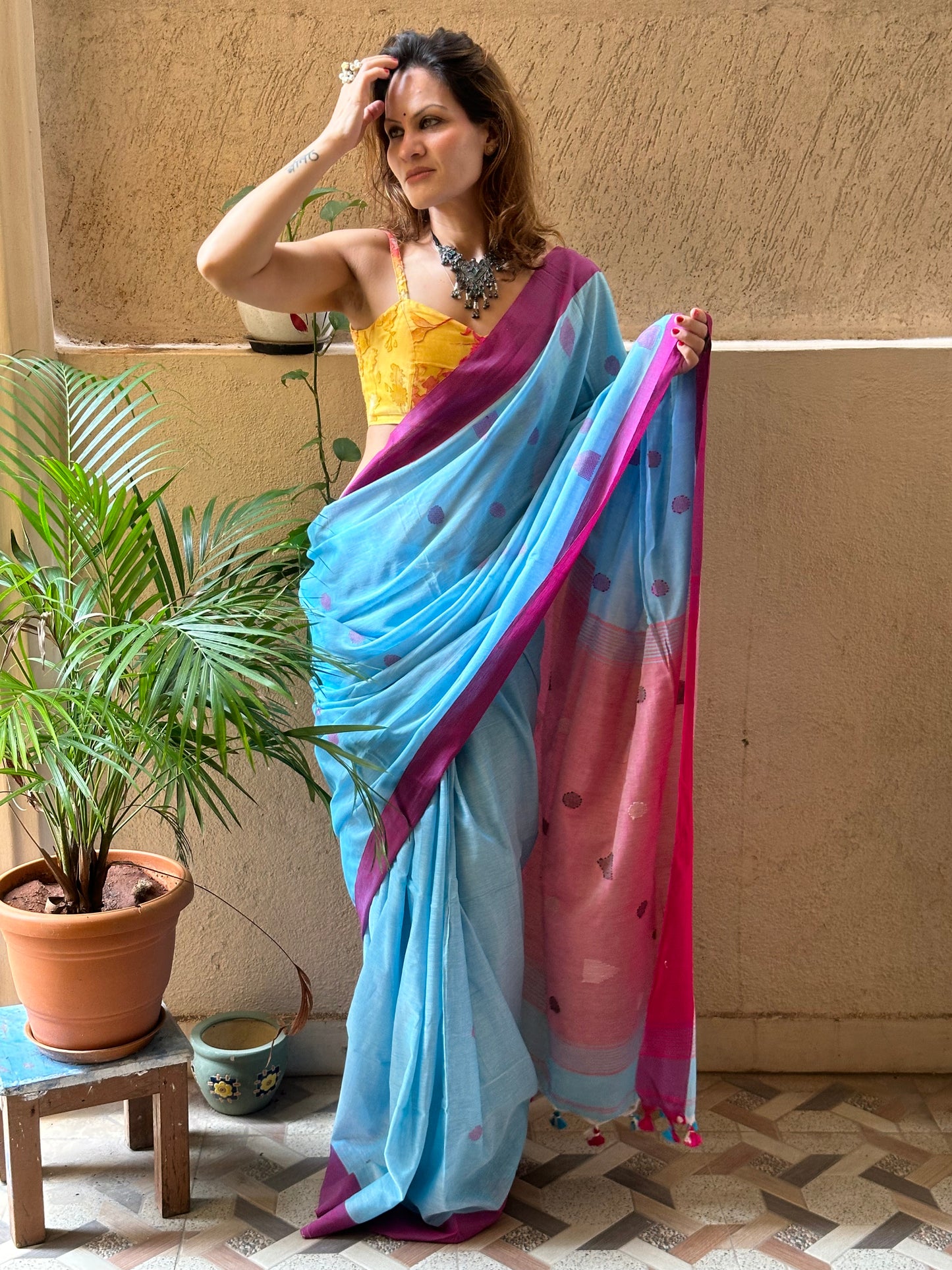 Blue Handloom Pure Cotton Jamdani Sari with Woven Delicate Motifs & Contrast Pink Border & Pallu