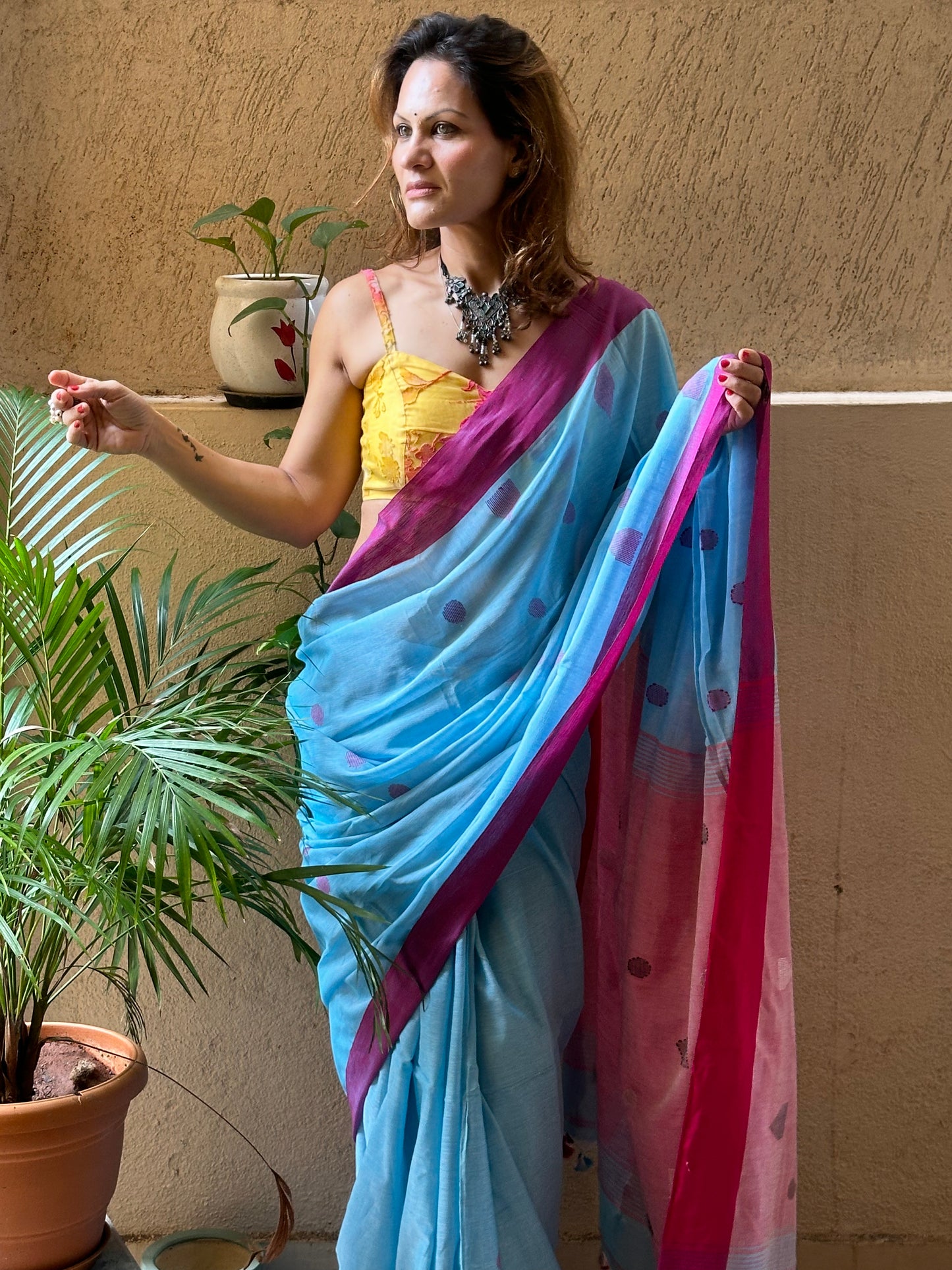 Blue Handloom Pure Cotton Jamdani Sari with Woven Delicate Motifs & Contrast Pink Border & Pallu