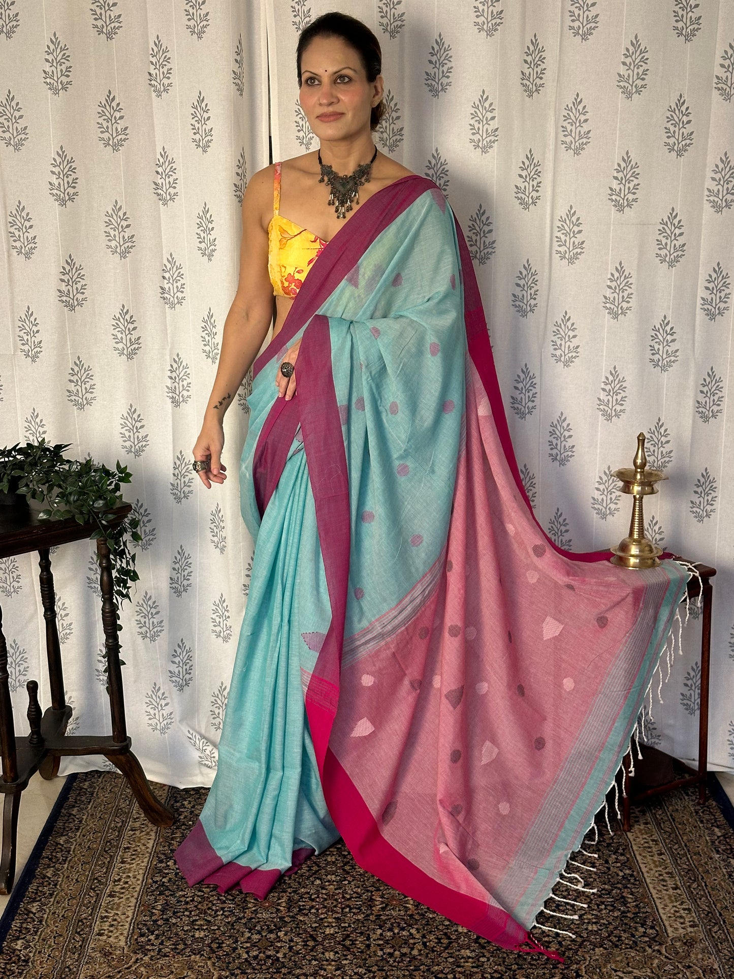 Green Handloom Pure Cotton Jamdani Sari with Woven Delicate Motifs & Contrast Pink Border & Pallu