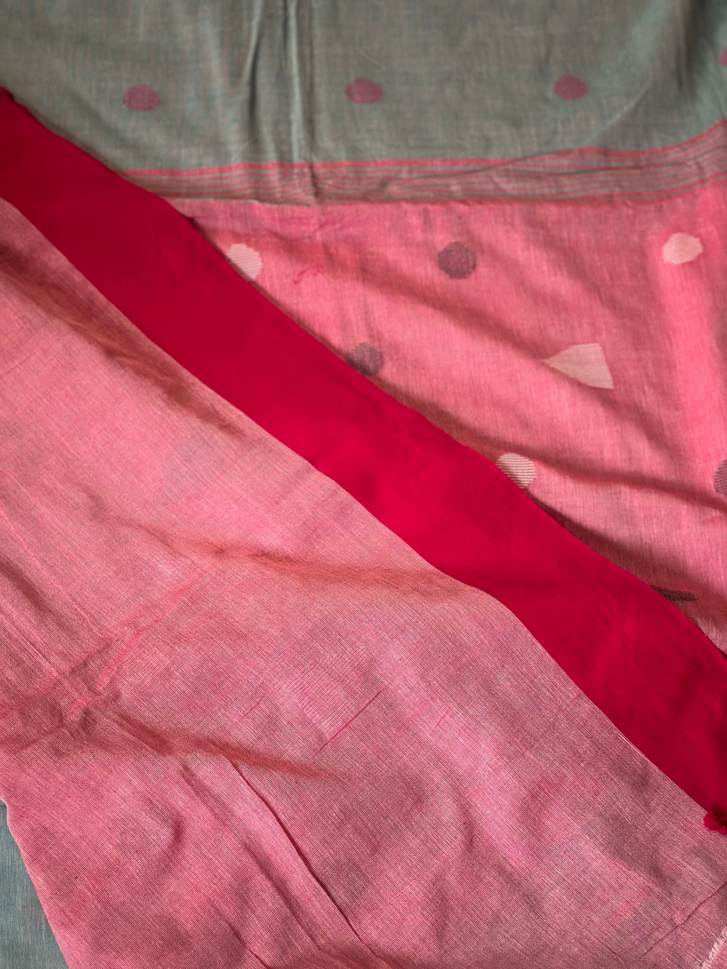 Green Handloom Pure Cotton Jamdani Sari with Woven Delicate Motifs & Contrast Pink Border & Pallu