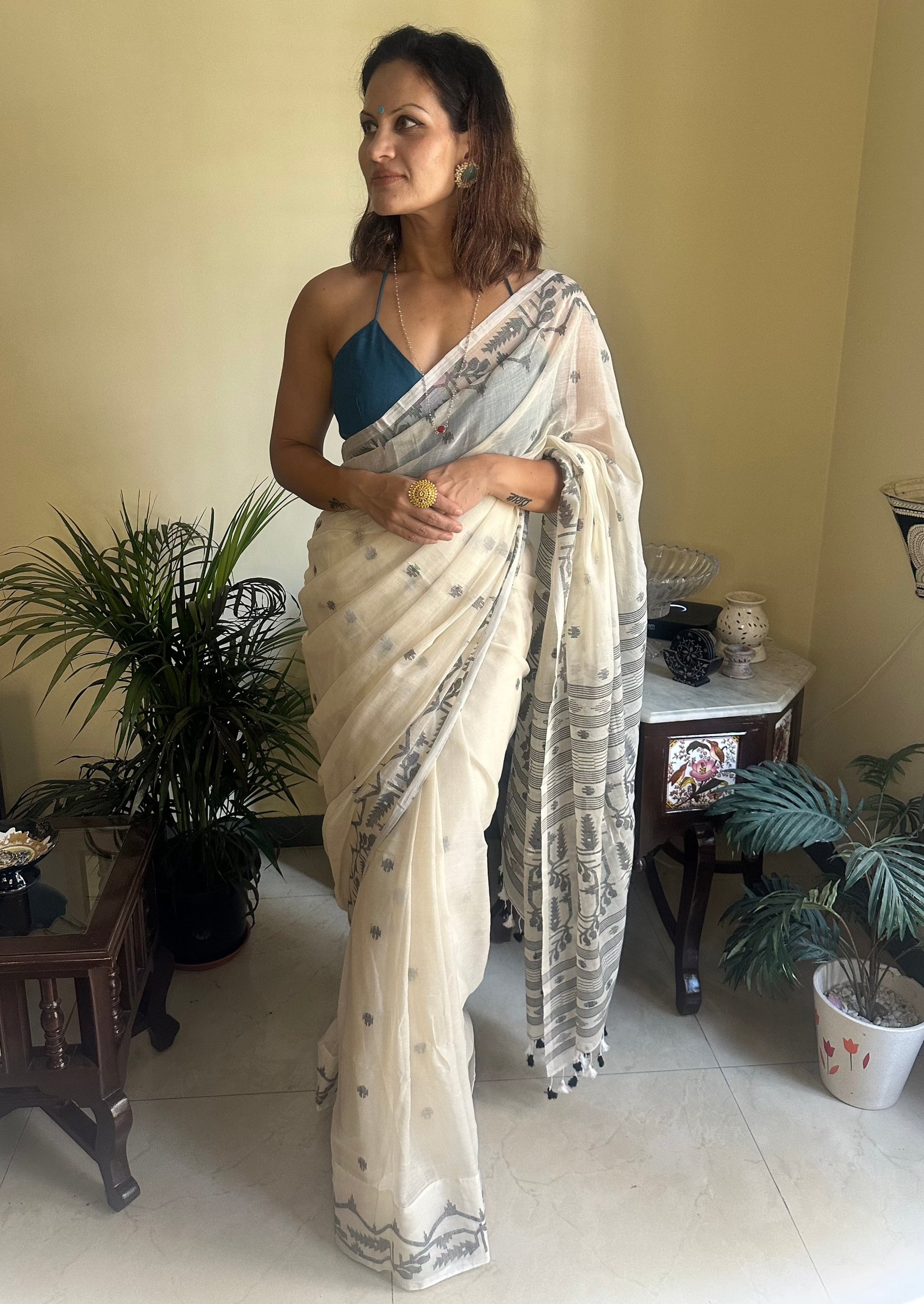 Hand Spun Muslin Khaadi Supremely Soft Jamdani - Raahini